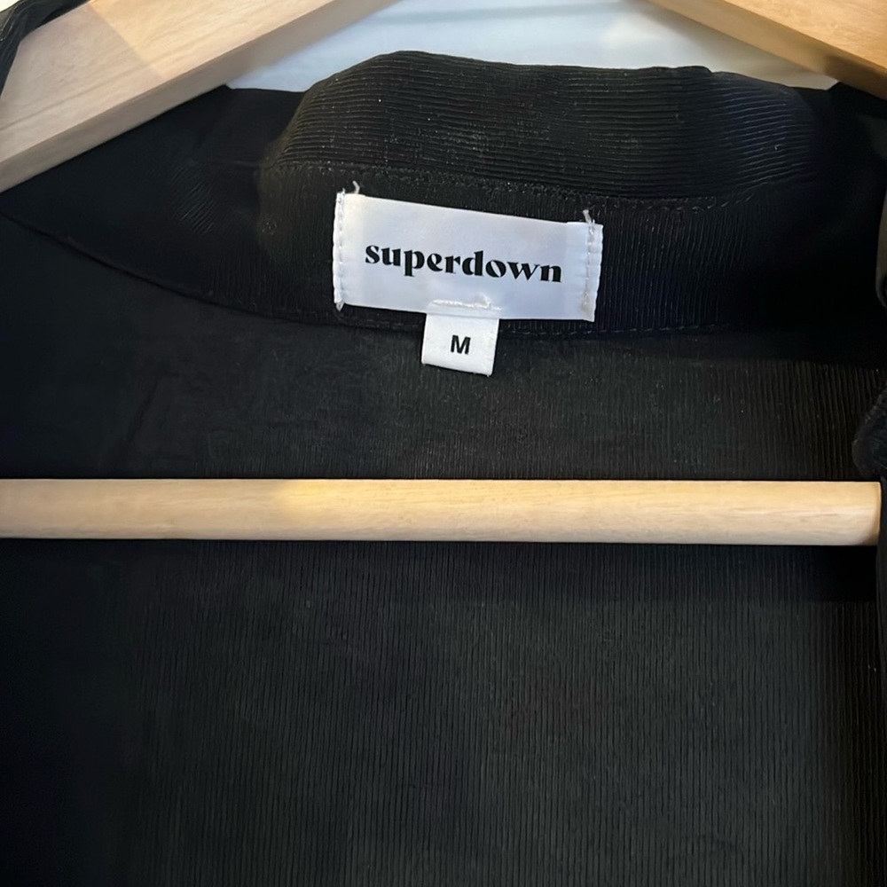 Twist front top in black size medium